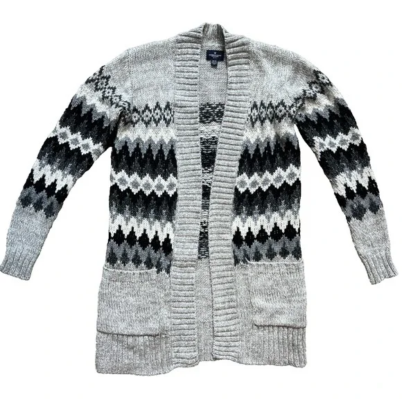 American Eagle Cardigan Gray Black Silver Fair Isle Chevron Sweater Women XS - Picture 1 of 10